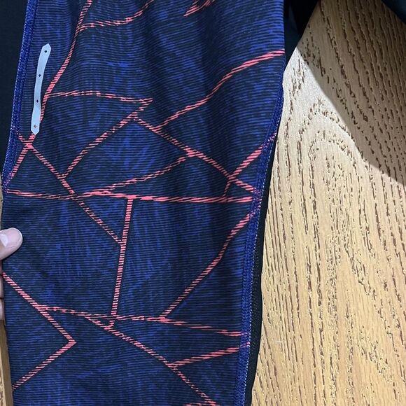 Champion Women’s Activewear/Performance Capri Leggings in Abstract Print Sz-XL - Picture 4 of 7